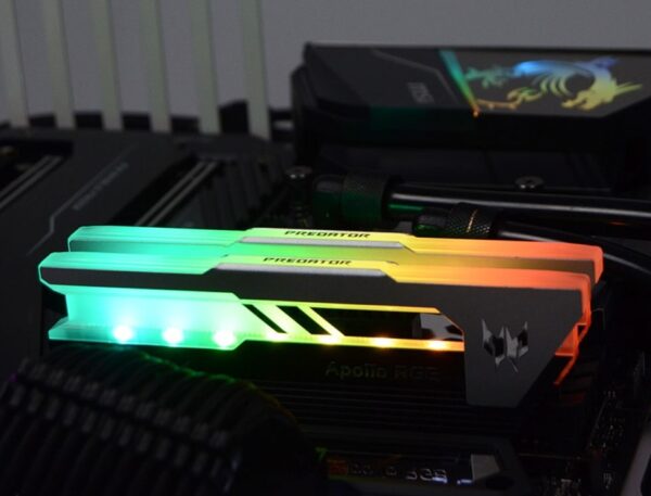 MEMORIA RAM PREDATOR APOLO DDR4 16GB (8GBX2), FRECUENCIA 3200 MHZ, BLACK CON ILUMINACION LED RGB, PARA PC DE ESCRITORIO - Imagen 2