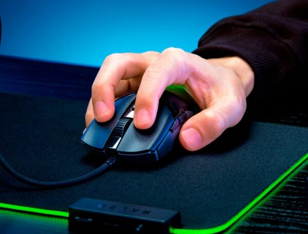 MOUSE RAZER COBRA GAMING, COBRA CHROMA RGB LIGHTWEIGHT, HASTA 8500 DPI, CON RECEPTOR USB, DISEÑO ERGONOMICO, 8 BOTONES, NEGRO - Imagen 2