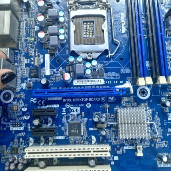 PLACA INTEL DESKTOP BOARD PARA 2 Y 3 GENERACION - Imagen 4